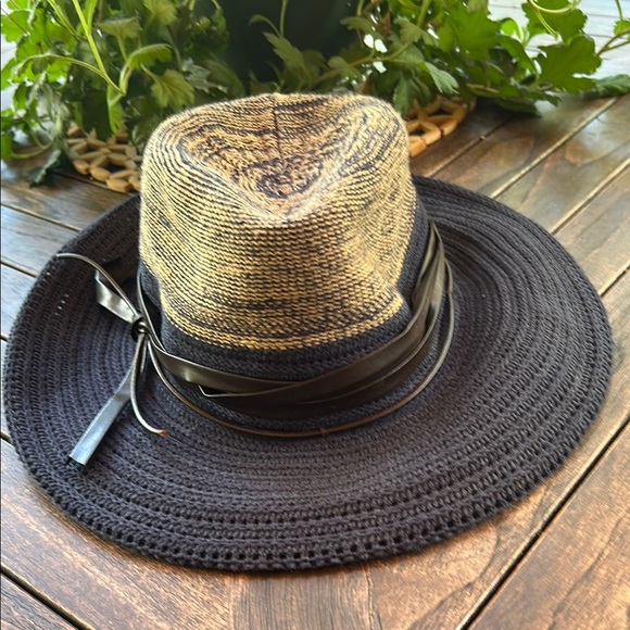 Scala Pronto - Stylish Blue and Tan Woven Hat   JT - Picture 3 of 4